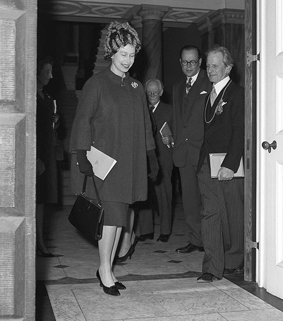 بالصور: إليكم أبرز وأجمل إطلالات النساء الملكية قبل أيام الولادة صورة رقم 6