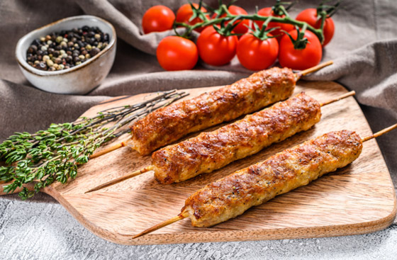 قليلة بالسعرات وغنية بالنكهات.. إليكم وصفة كفتة الدجاج الشهية والخفيفة صورة رقم 1