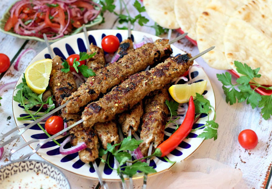 قليلة بالسعرات وغنية بالنكهات.. إليكم وصفة كفتة الدجاج الشهية والخفيفة صورة رقم 4