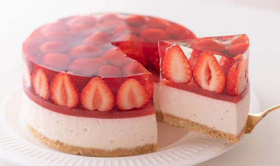 أسهل طريقة لتحضير تشيز كيك الفراولة دون بيض أو وضعها في الفرن صورة رقم 2