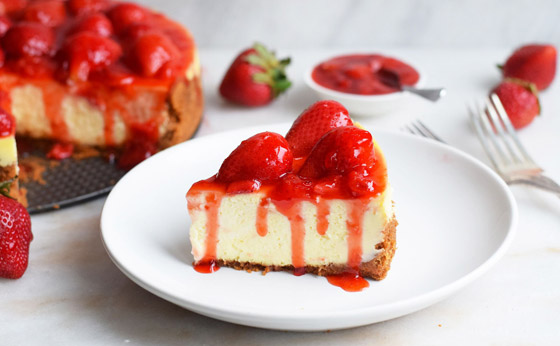 أسهل طريقة لتحضير تشيز كيك الفراولة دون بيض أو وضعها في الفرن صورة رقم 6