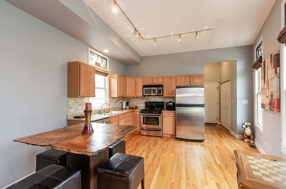 منزل الفطيرة النحيف: مظهره مخادع مثّل أعجوبة للسكان وبيع بمبلغ خيالي! صورة رقم 12