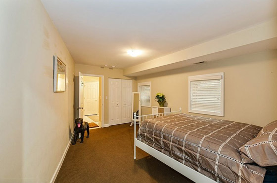 منزل الفطيرة النحيف: مظهره مخادع مثّل أعجوبة للسكان وبيع بمبلغ خيالي! صورة رقم 14