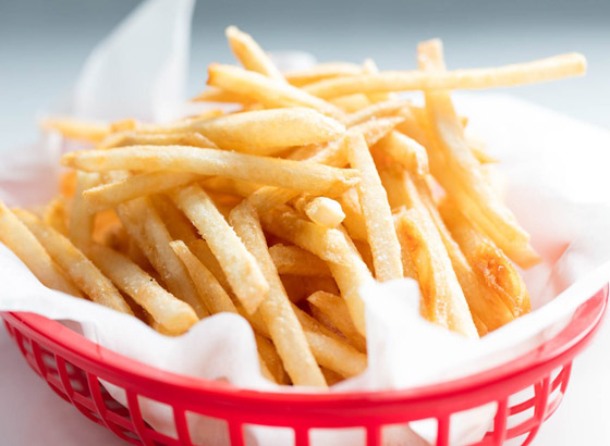 خطوات بسيطة للحصول على اللون الذهبي والطعم المقرمش للبطاطس كالمطاعم صورة رقم 8