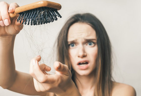 تصفيفه اليومي وأجهزة التجفيف.. 8 أمور تسبب تساقط الشعر! إليكم حلولها صورة رقم 7