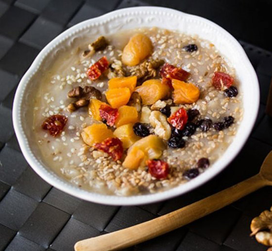 نباتية ومكوناتها مغذية.. إليكم وصفة حلوى عاشوراء الشهية صورة رقم 9