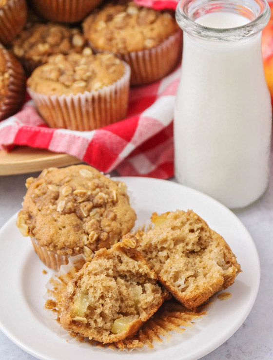 فطائر المافن بالتفاح.. وصفة لذيذة سريعة التحضير ومميزة للسحور صورة رقم 5