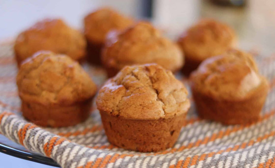 فطائر المافن بالتفاح.. وصفة لذيذة سريعة التحضير ومميزة للسحور صورة رقم 9