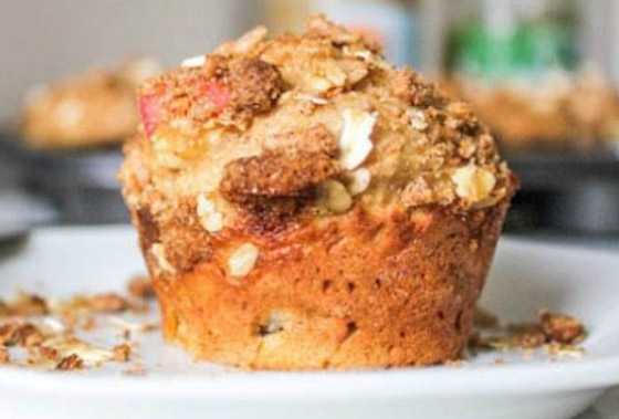 فطائر المافن بالتفاح.. وصفة لذيذة سريعة التحضير ومميزة للسحور صورة رقم 12