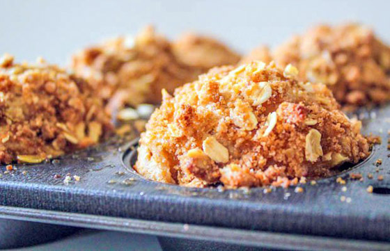 فطائر المافن بالتفاح.. وصفة لذيذة سريعة التحضير ومميزة للسحور صورة رقم 14