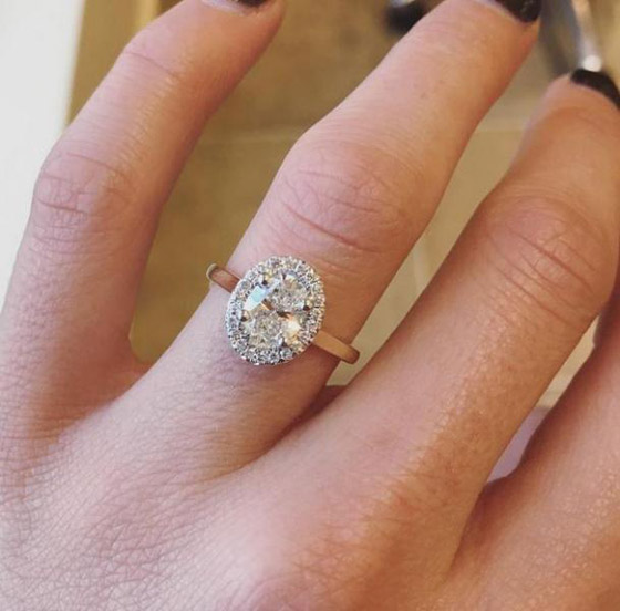 أجمل خواتم زفاف ماسية بالقطع البيضاوي الرائجة هذا الموسم صورة رقم 6