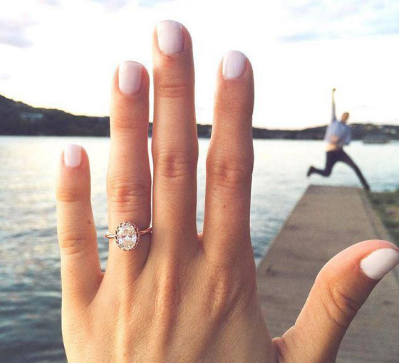 أجمل خواتم زفاف ماسية بالقطع البيضاوي الرائجة هذا الموسم صورة رقم 7