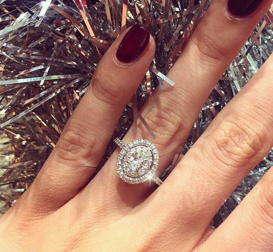 أجمل خواتم زفاف ماسية بالقطع البيضاوي الرائجة هذا الموسم صورة رقم 8