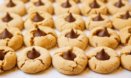 طريقة سهلة وسريعة لتحضير الكوكيز بزبدة الفستق السوداني الخفيفة صورة رقم 2