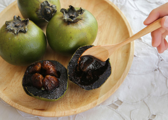 فاكهة الشوكولاتة الربانية: قليلة السعرات غنية بالألياف والفيتامينات صورة رقم 1