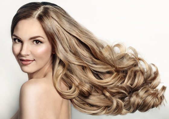 بعيدا عن المنتجات.. نصائح للحصول على شعر أكثر كثافة بصورة طبيعية صورة رقم 3