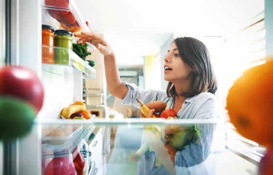 خطأ شائع نرتكبه جميعا.. 10 أطعمة توقف حالا عن وضعها في الثلاجة! صورة رقم 11