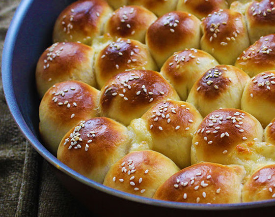 رائحتها شهية ولذيذة مع فنجان الشاي.. إليكم وصفة خلية النحل الطيبة صورة رقم 1