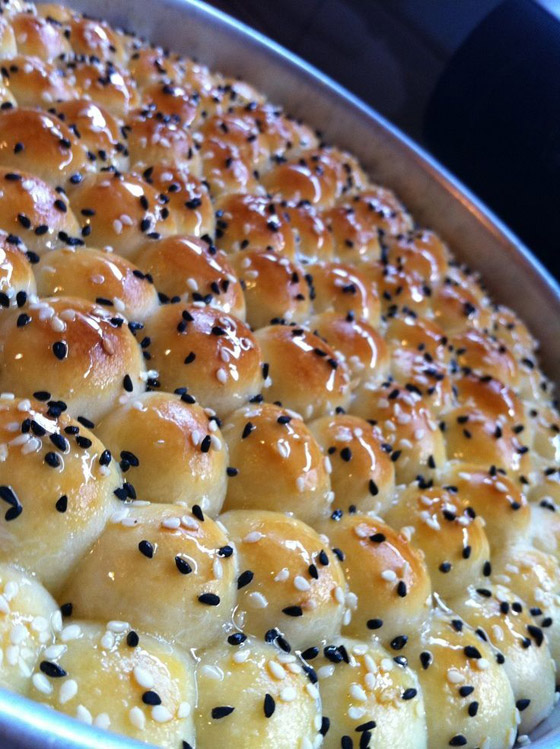 رائحتها شهية ولذيذة مع فنجان الشاي.. إليكم وصفة خلية النحل الطيبة صورة رقم 12