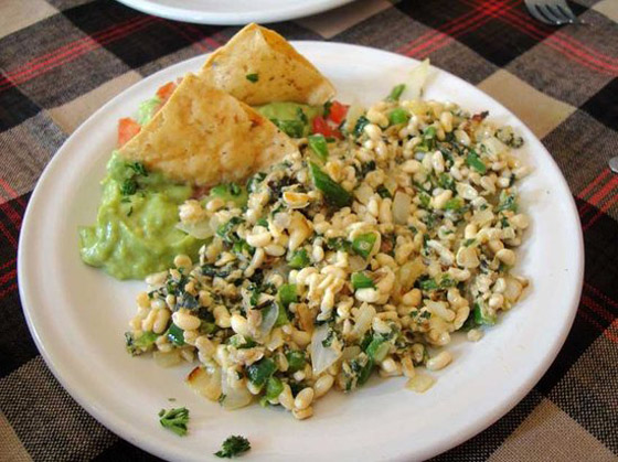 بالصور.. تعرفوا على أغرب الأكلات الشعبية حول العالم صورة رقم 9 بالصور.. تعرفوا على أغرب الأكلات الشعبية حول العالم صورة رقم 9