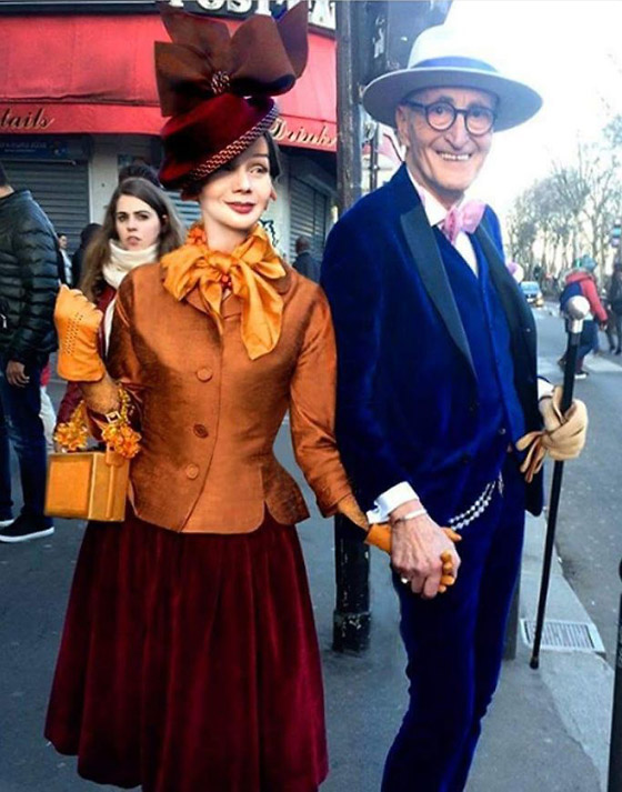 زوجان بالسبعينيات يدهشان العالم بملابسهما الأنيقة وبراعتهما بالموضة صورة رقم 2