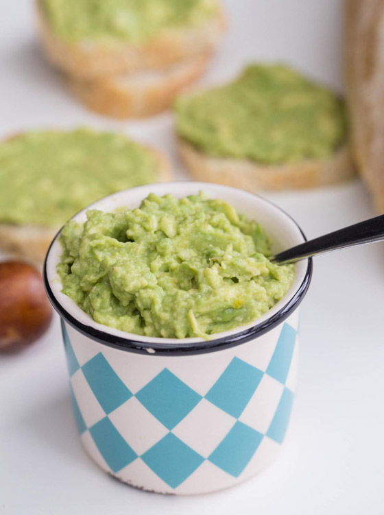 زبدة الأفوكادو والثوم.. بديل صحي وسحري بفوائد مذهلة ونكهة مميزة صورة رقم 3