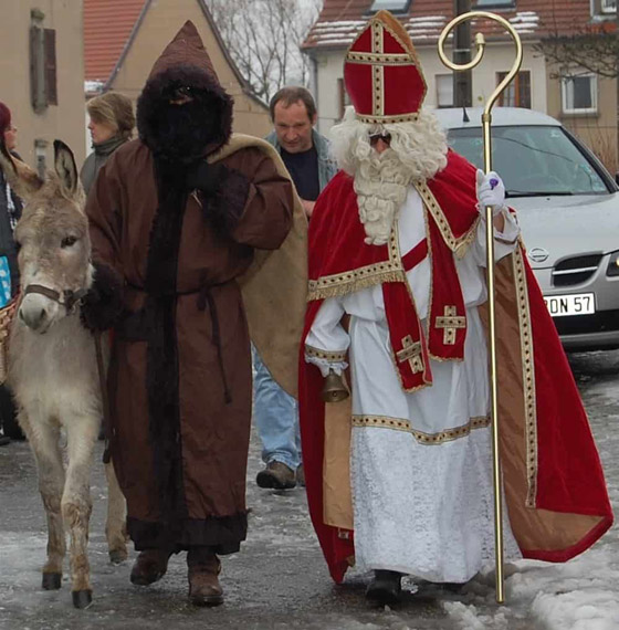 صورة رقم 20 - إليكم 10 من أساطير عيد الميلاد المخيفة التي تقشعر الأبدان عند سماعها! صورة رقم 20 - إليكم 10 من أساطير عيد الميلاد المخيفة التي تقشعر الأبدان عند سماعها!