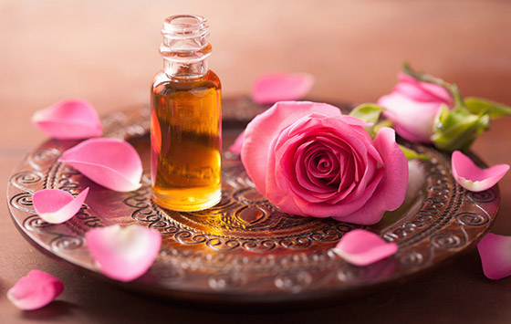 زيت الورد السحري لبشرة مشرقة حيوية خالية من العيوب صورة رقم 1