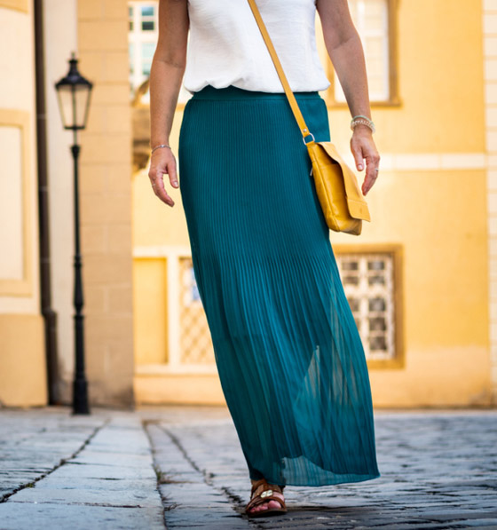 البقاء للأكثر شياكة وأناقة.. إليكم 10 أزياء لا تبطل موضتها أبدا صورة رقم 2