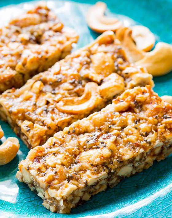 تريد حلوى صحية؟ إليك طريقة تحضير ألواح الكاجو وجوز الهند اللذيذة صورة رقم 2