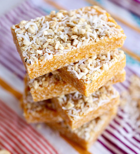 تريد حلوى صحية؟ إليك طريقة تحضير ألواح الكاجو وجوز الهند اللذيذة صورة رقم 5