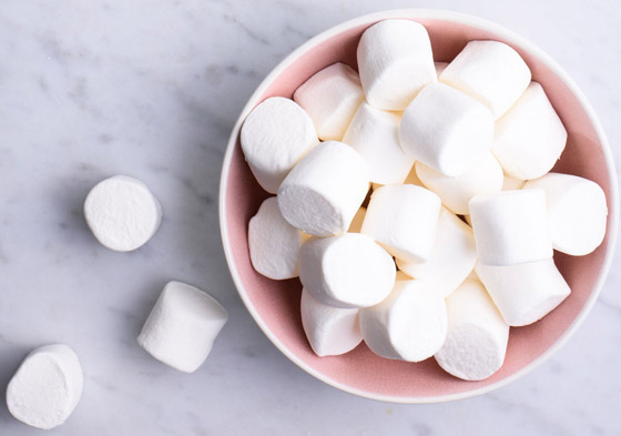 حلوى ممتعة للكبار والصغار.. إليكم طريقة تحضير المارشميللو في المنزل صورة رقم 5