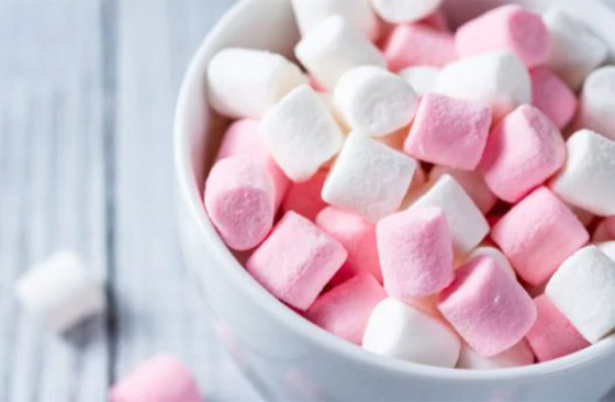 حلوى ممتعة للكبار والصغار.. إليكم طريقة تحضير المارشميللو في المنزل صورة رقم 9