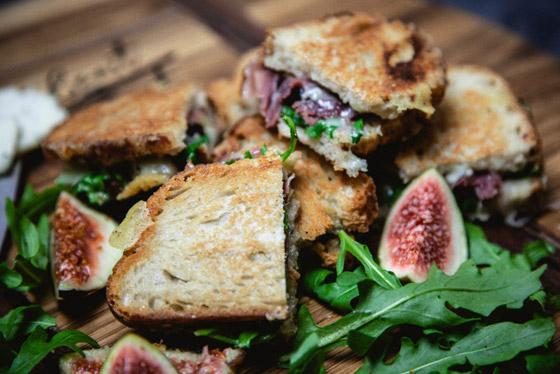 بقايا دجاج من عشاء البارحة؟ جربوا ساندويش الدجاج مع التين، نعم التين! صورة رقم 3 بقايا دجاج من عشاء البارحة؟ جربوا ساندويش الدجاج مع التين، نعم التين! صورة رقم 3