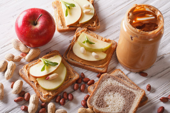 لذيذة لدرجة لا تقاوم.. إليكم طريقة عمل زبدة التفاح ملكة مقبلات الإفطار صورة رقم 2