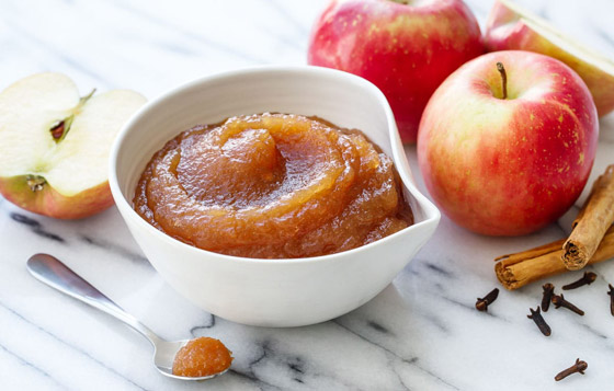 لذيذة لدرجة لا تقاوم.. إليكم طريقة عمل زبدة التفاح ملكة مقبلات الإفطار صورة رقم 3