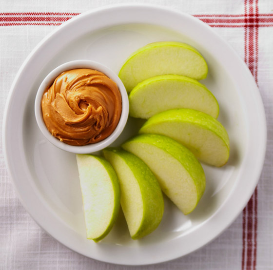 لذيذة لدرجة لا تقاوم.. إليكم طريقة عمل زبدة التفاح ملكة مقبلات الإفطار صورة رقم 11