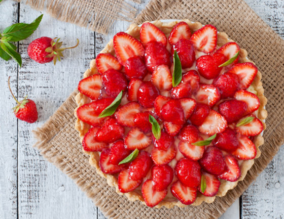 وصفة سهلة ولذيذة.. إليكم طريقة تحضير تارت الفراولة بعجينة مثالية صورة رقم 1
