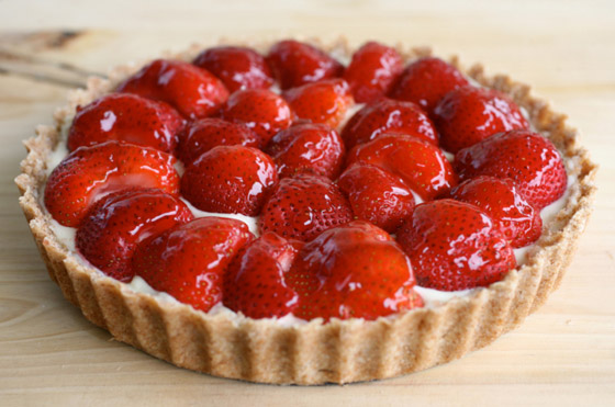 وصفة سهلة ولذيذة.. إليكم طريقة تحضير تارت الفراولة بعجينة مثالية صورة رقم 2