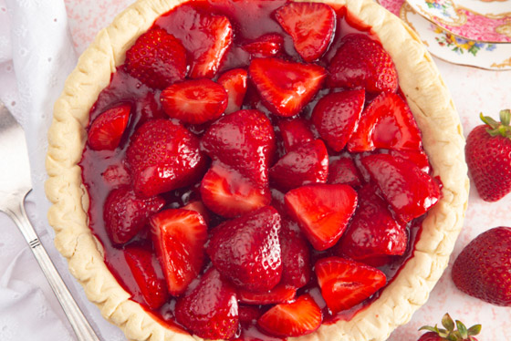 وصفة سهلة ولذيذة.. إليكم طريقة تحضير تارت الفراولة بعجينة مثالية صورة رقم 4