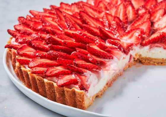 وصفة سهلة ولذيذة.. إليكم طريقة تحضير تارت الفراولة بعجينة مثالية صورة رقم 3