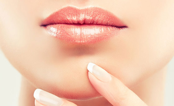 إليك نصائح تساعد في حماية شفاهك من التشقق والاسمرار في الخريف صورة رقم 5 إليك نصائح تساعد في حماية شفاهك من التشقق والاسمرار في الخريف صورة رقم 5