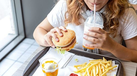 سبب صادم وراء السمنة في مرحلة الطفولة صورة رقم 2