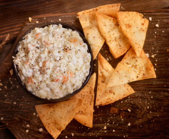 تخلو من النشويات وتجهز بـ5 دقائق.. إليكم وصفة غموس السلطعون بالجبن صورة رقم 1