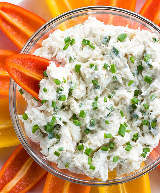 تخلو من النشويات وتجهز بـ5 دقائق.. إليكم وصفة غموس السلطعون بالجبن صورة رقم 5