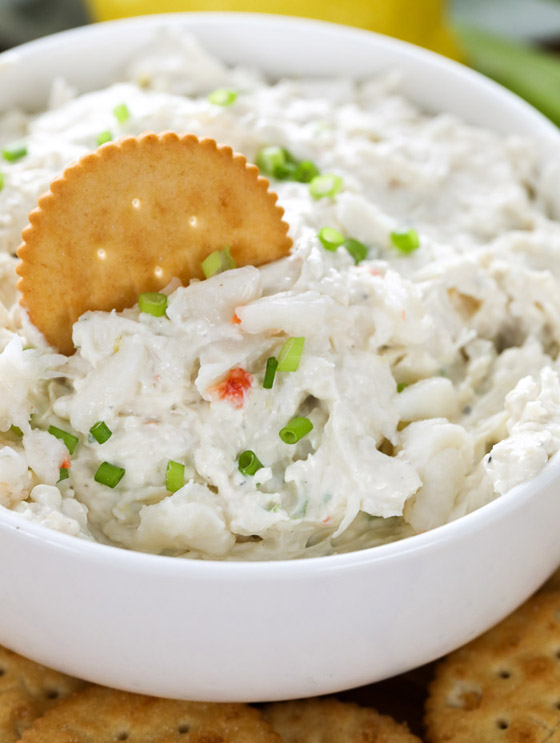 تخلو من النشويات وتجهز بـ5 دقائق.. إليكم وصفة غموس السلطعون بالجبن صورة رقم 6