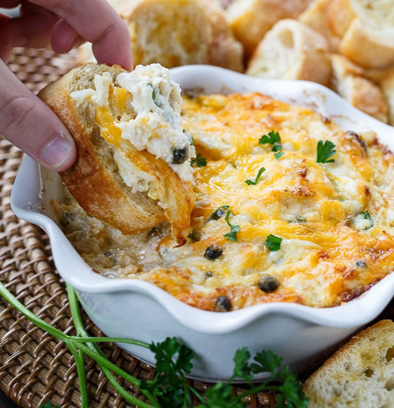 تخلو من النشويات وتجهز بـ5 دقائق.. إليكم وصفة غموس السلطعون بالجبن صورة رقم 10