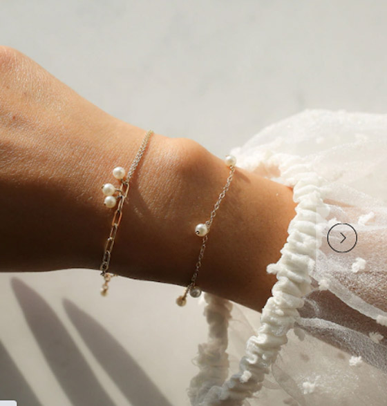 10 إكسسوارات عصرية يمكنكِ ارتدائها في كل الأوقات هذا الخريف صورة رقم 6