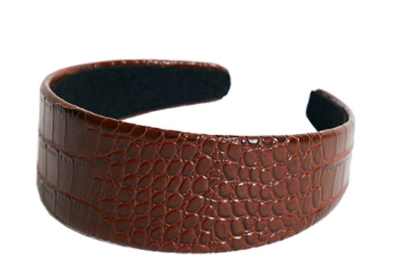 10 إكسسوارات عصرية يمكنكِ ارتدائها في كل الأوقات هذا الخريف صورة رقم 7