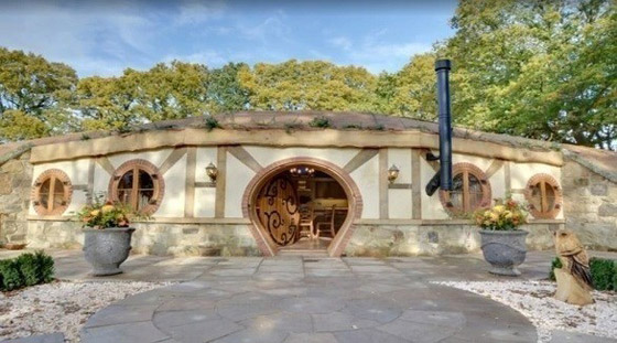 منزل خيالي ينقلك إلى أجواء سلسلة أفلام هوبيت صورة رقم 1